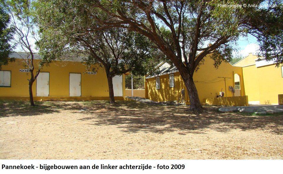 19. Pannekoek bijgebouwen linker achterzijde 2009